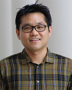 Headshot of Dr. Sung II Park